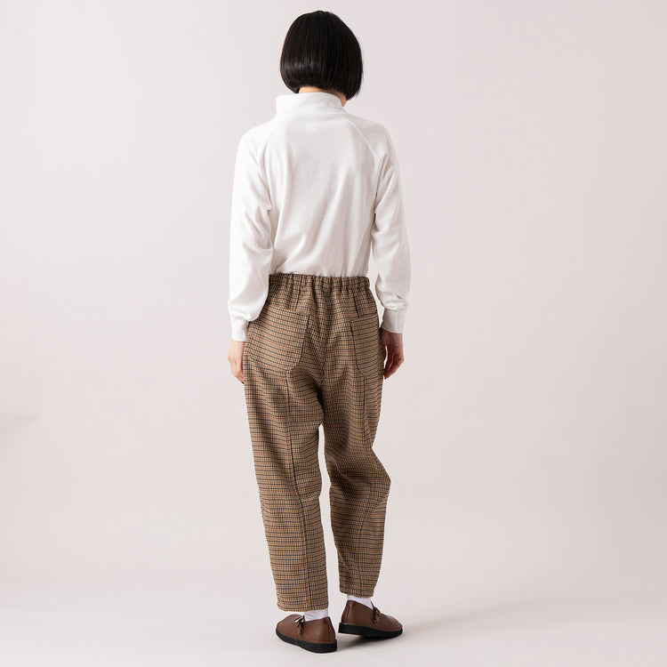 モデル身長165cm,gym masterのダブルフェイス タートルネック|MANONのBALLOON PANTS|Organic handloomのSHELLY,https://market.e-begin.jp/products/grd_gym1195s_lala|https://market.e-begin.jp/products/mks_mnn1264s_lala|https://market.e-begin.jp/products/sed_ogh1252s_lala