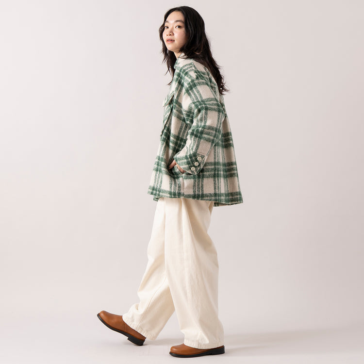 モデル身長165cm,RNA-Nのコットンウールクラシックバレルパンツ|PLUGのラウンドショルダー(M)|DiuのViola,https://market.e-begin.jp/products/tky_rnn1433s_lala|https://market.e-begin.jp/products/tok_plu1438s_lala|https://market.e-begin.jp/products/cil_diu1296s_lala