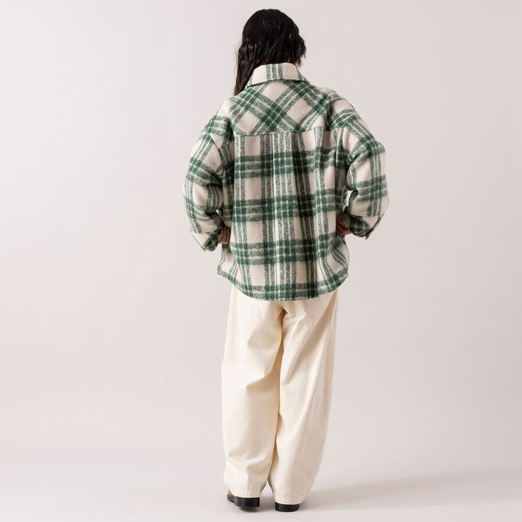 モデル身長165cm,RNA-Nのコットンウールクラシックバレルパンツ|PLUGのラウンドショルダー(M)|DiuのViola,https://market.e-begin.jp/products/tky_rnn1433s_lala|https://market.e-begin.jp/products/tok_plu1438s_lala|https://market.e-begin.jp/products/cil_diu1296s_lala