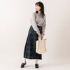 モデル身長165cm,Glen Fyneのチェックプリーツラップスカート|MASTER&Co.のレイルマン2wayバッグ,https://market.e-begin.jp/products/imx_glf0082r_lala|https://market.e-begin.jp/products/mhg_msc0372n_lala