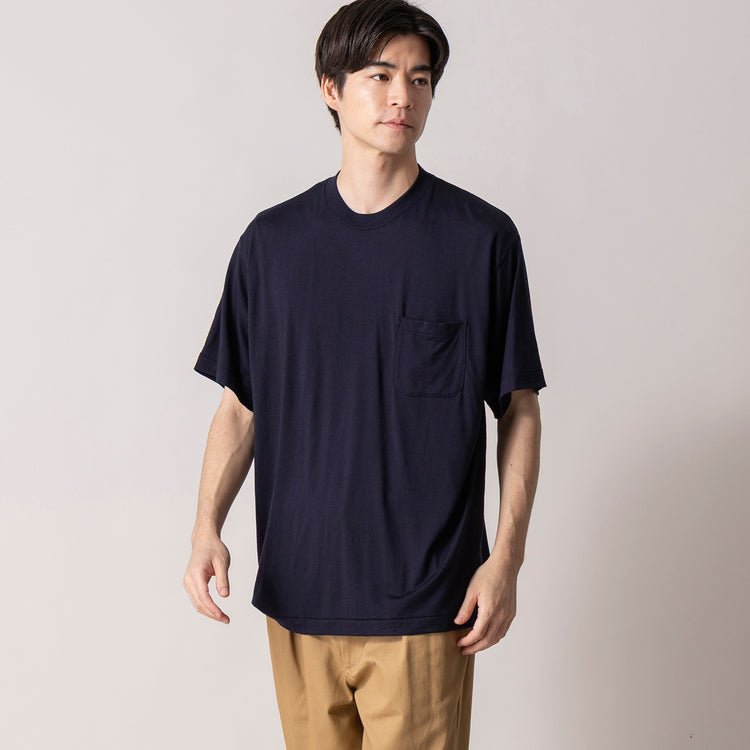 モデル身長180cm (Lサイズ着用)