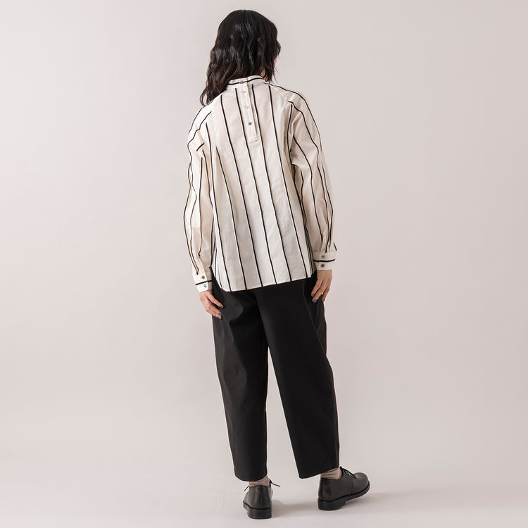 モデル身長165cm,uncinqのWeather Stretch Tapered Easy Pants|DiuのViola,https://market.e-begin.jp/products/dlt_unc1543s_lala|https://market.e-begin.jp/products/cil_diu1296s_lala