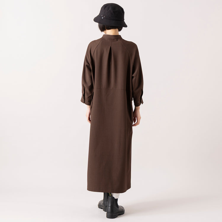 モデル身長165cm,FIL DE FERのTOP調ポリエステルトロ スタンドワンピース|BlundstoneのORIGINALAS VEGAN|TESTIFYのGraphen Hat,https://market.e-begin.jp/products/rdx_fdf1310s_lala|https://market.e-begin.jp/products/sed_bld0572l_lala|https://market.e-begin.jp/products/ipb_tsf1305s_lala