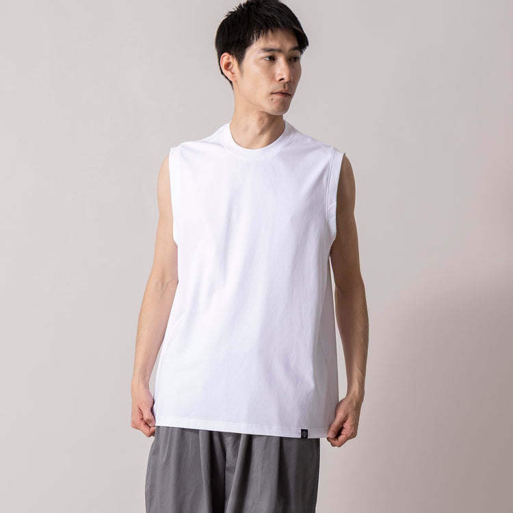 着用サイズ L(モデル身長180cm)