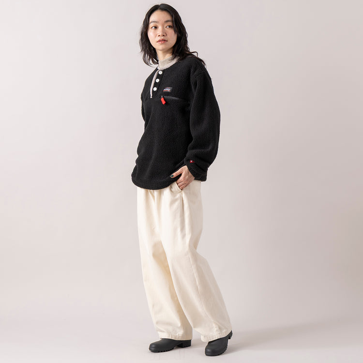 モデル身長165cm,RNA-Nのアームウォーマー付きシルキーニットプルオーバー|RNA-Nのコットンウールクラシックバレルパンツ|YARMO THE UNIFORMのRAIN BOOT,https://market.e-begin.jp/products/tky_rnn1429s_lala|https://market.e-begin.jp/products/tky_rnn1433s_lala|https://market.e-begin.jp/products/gra_ytu1443s_lala