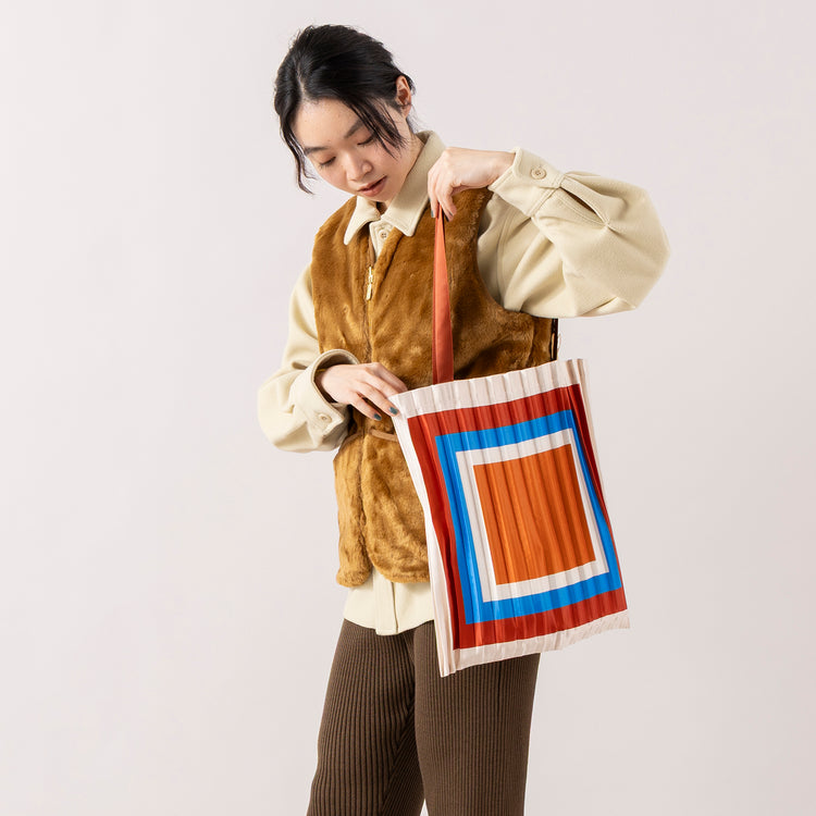 MULTITUDES | マルチチューズ　PLEATED TOTE BAG
