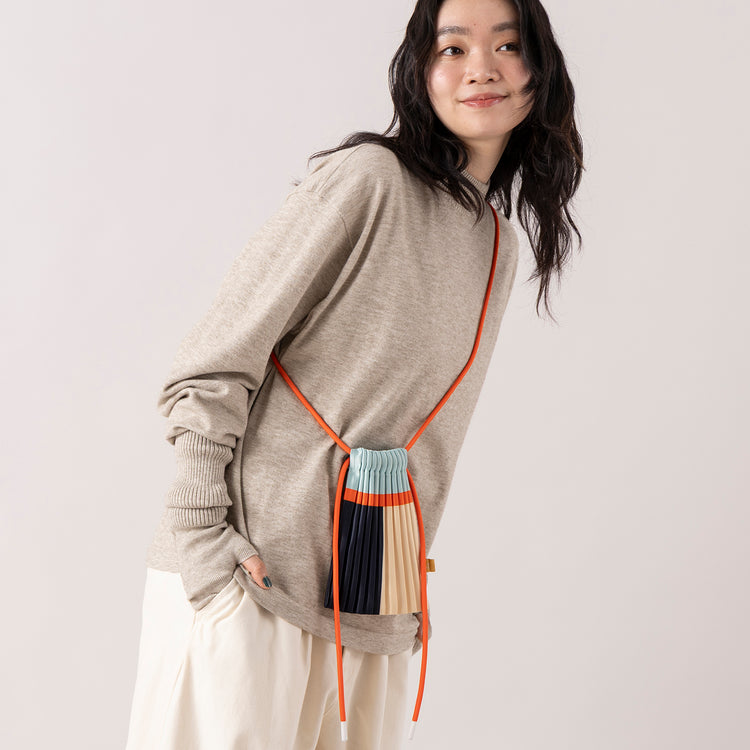 MULTITUDES | マルチチューズ　PLEATED MINI BAG