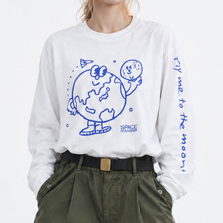 SPACE SOUVENIR | スペーススーベニア　地球くん「友達は月」Long Tee