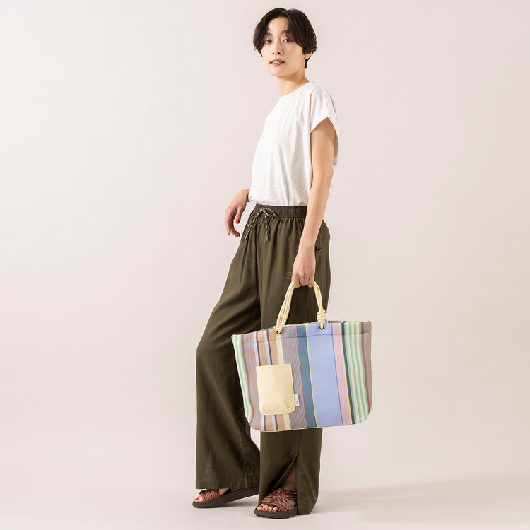 モデル身長 163cm,TUTIE.のコットンソロナフレンチスリーブTシャツ|gym masterの麻レーヨンワイドパンツ|MALIBU SANDALSのCANYON NATIVE,https://market.e-begin.jp/products/equ_tte0280u_lala|https://market.e-begin.jp/products/grd_gym0284u_lala|https://market.e-begin.jp/products/sed_mls0292u_lala