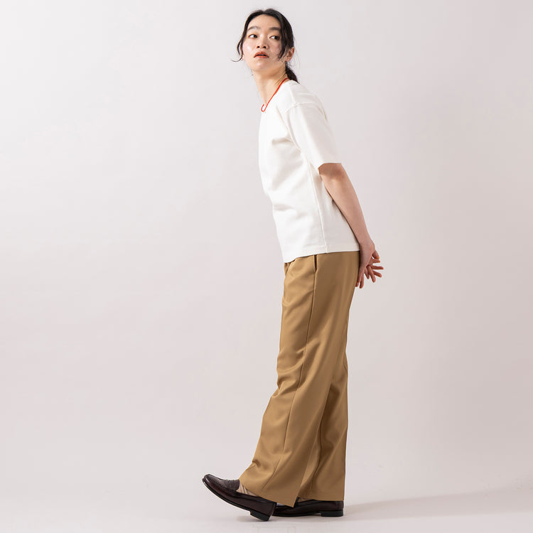 モデル身長165cm,MANUAL ALPHABETのTWILL SEMI- EASY TROUSERS for Lala Begin|rapiécageのメタルトップケシビーズネックレス,https://market.e-begin.jp/products/mks_man0093u_lala|https://market.e-begin.jp/products/rdx_rpc0108u_lala