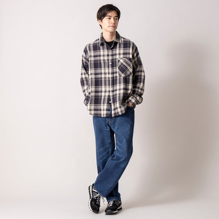 モデル身長180cm (Lサイズ着用)