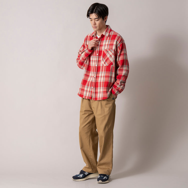 モデル身長180cm (Lサイズ着用)