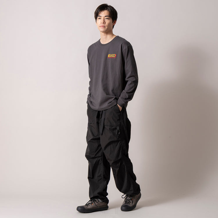 モデル身長180cm (Lサイズ着用)