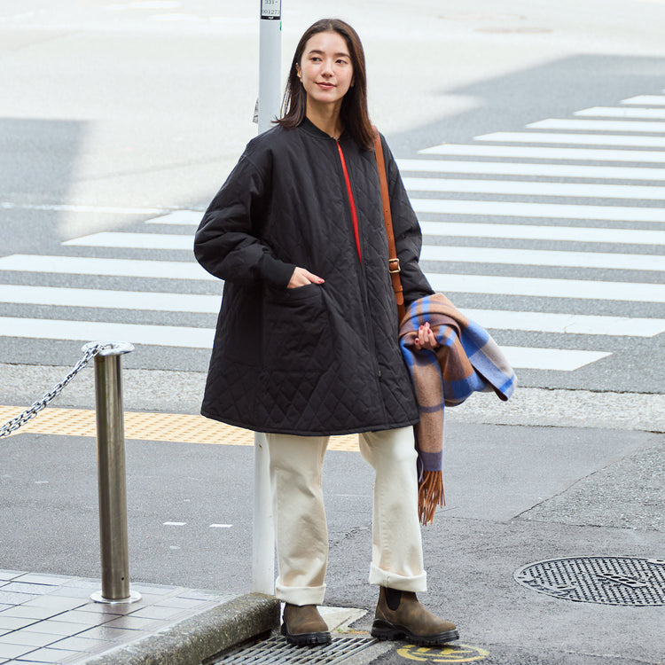 モデル身長167cm（BLACK・キルト面）,seesetの両A面アウター|lelillのハイテクワッフルニット|caquのモダンクラシック(KINARI)|BlundstoneのLUG BOOT|ENAMEL CopenhagenのNecklace Amore|BOYNA ORIGINALのシルケットウールのブルー×ブラウンストール,https://market.e-begin.jp/products/tka_sst1213s_lala|https://market.e-begin.jp/products/ana_lel1248s_lala|https://market.e-begin.jp/products/tan_caq0007i_lala|https://market.e-begin.jp/products/sed_bld0492n_lala|https://market.e-begin.jp/products/kod_ena0647r_lala|https://market.e-begin.jp/products/arb_byn0716r_lala