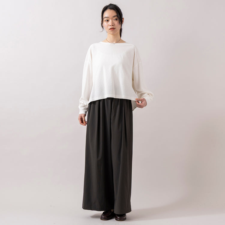 モデル身長165cm,MANONのNYLON 2WAY WIDE PANTS|rapiécageのプチメタルコードチョーカー,https://market.e-begin.jp/products/mks_mnn0096u_lala|https://market.e-begin.jp/products/rdx_rpc0105u_lala