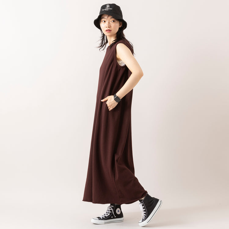 モデル身長165cm,RNA-Nのヴィンテージミニ裏毛タックデザインワンピース|PROGRESS RUNNING CLUBのロゴバケハ|meri ja kuuのリブ先丸シルクコットンソックス,https://market.e-begin.jp/products/tky_rnn1004s_lala|https://market.e-begin.jp/products/gra_pgr0401q_lala|https://market.e-begin.jp/products/hpn_mjk1012s_lala