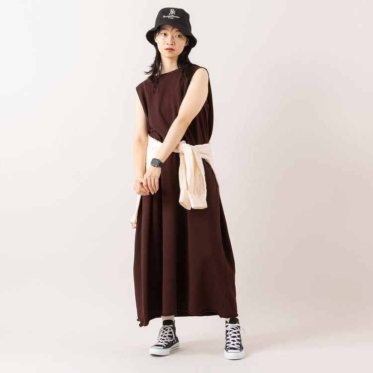 モデル身長165cm,ARMY TWILL SANFORIZEDのBrushed Plain Utility Shirt|RNA-Nのヴィンテージミニ裏毛タックデザインワンピース|PROGRESS RUNNING CLUBのロゴバケハ|meri ja kuuのリブ先丸シルクコットンソックス,https://market.e-begin.jp/products/mul_amt1063s_lala|https://market.e-begin.jp/products/tky_rnn1004s_lala|https://market.e-begin.jp/products/gra_pgr0401q_lala|https://market.e-begin.jp/products/hpn_mjk1012s_lala