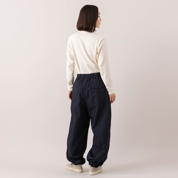 モデル身長163cm,WHITE MAILSのCOTTON PAPER HIGH STRETCH TURTLENECK PULLOVER|RNA-Nのミリタリーオーバーパンツ|Moonstarのローバスケットヴィンテージグレー,https://market.e-begin.jp/products/hrt_wns0730n_lala|https://market.e-begin.jp/products/tky_rnn1182s_lala|https://market.e-begin.jp/products/mns_mns0286o_lala