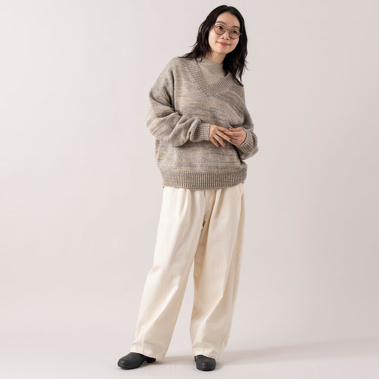 モデル身長165cm,RNA-Nのアームウォーマー付きシルキーニットプルオーバー|RNA-Nのコットンウールクラシックバレルパンツ|YARMO THE UNIFORMのRAIN BOOT,https://market.e-begin.jp/products/tky_rnn1429s_lala|https://market.e-begin.jp/products/tky_rnn1433s_lala|https://market.e-begin.jp/products/gra_ytu1443s_lala