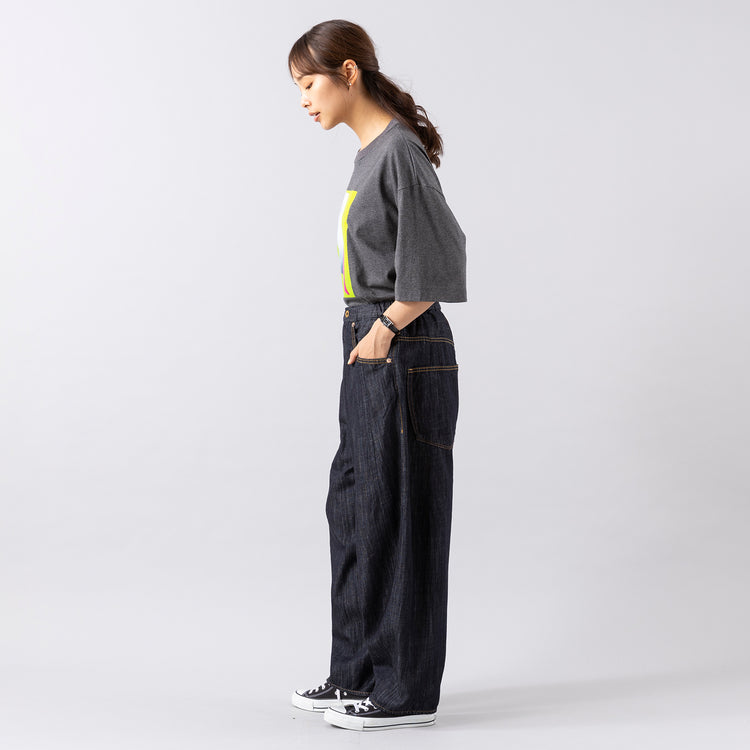 モデル身長165cm,MANONのHALF SLEEVE SUSPICIOUS FOODPRINT TEE|MATOWのTsuki 朧月 -おぼろづき- / スクエア シルバー レザー ノワール,https://market.e-begin.jp/products/mks_mnn0856s_lala|https://market.e-begin.jp/products/bey_mtw0358s_lala