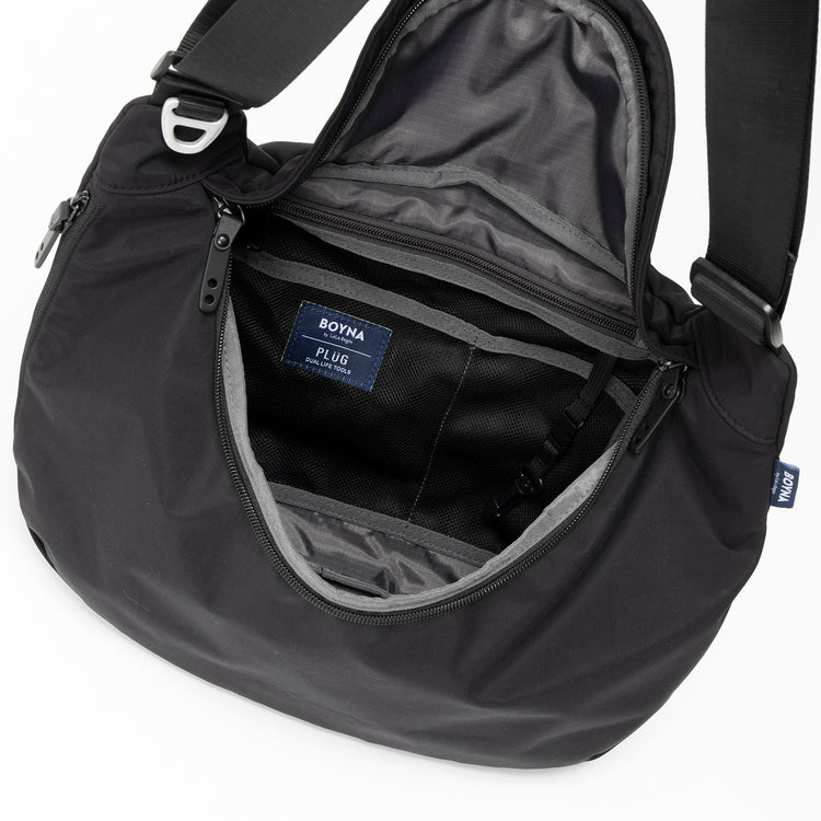 PLUG | プラグ　mojojojo × PLUG × BOYNA ラウンドショルダー(M)