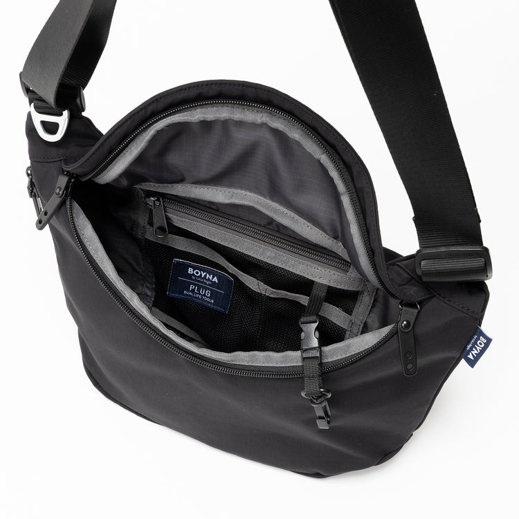 PLUG | プラグ　mojojojo × PLUG × BOYNA ラウンドショルダー(S)