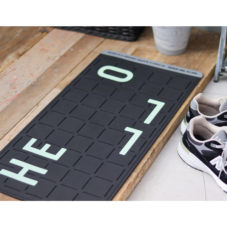 POST GENERAL | ポストジェネラル　RUBBER LUMINOUS DOOR MAT HELLO