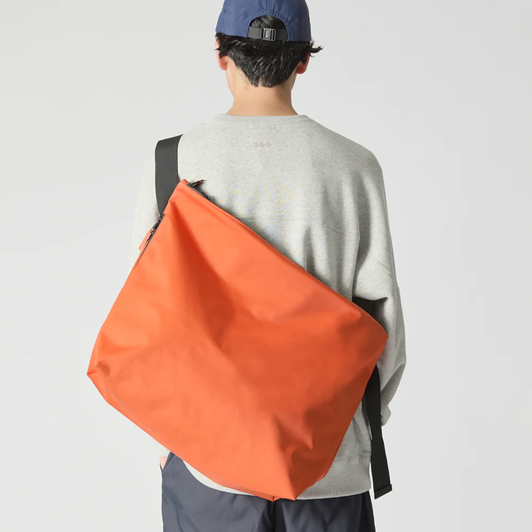 【美品】meltum メルタム NYLON MESSENGER BAG meltum | メルタム NYLON MESSENGER BAG