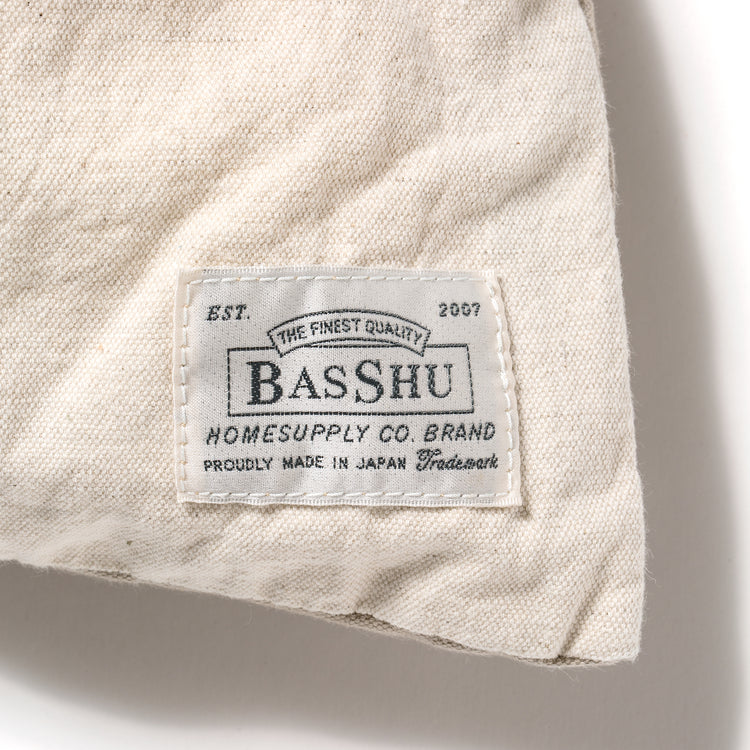 BasShu | バッシュ　Long Feather Cushion